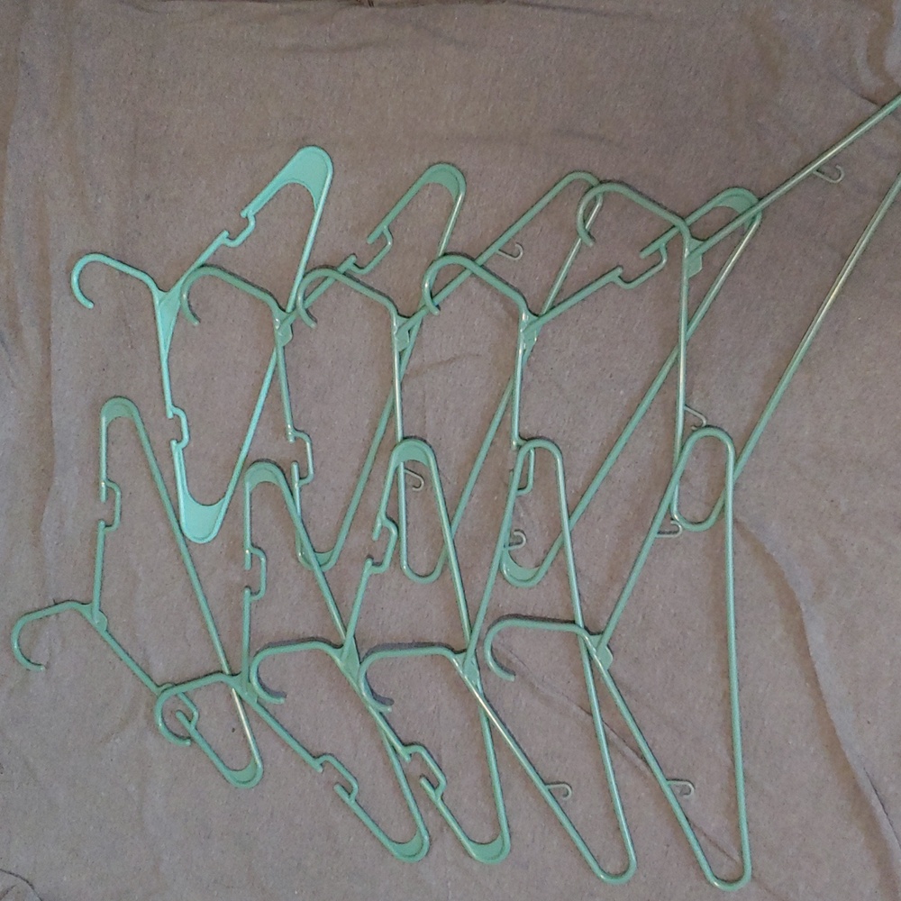 Set of 10 Green Plastic Hangers